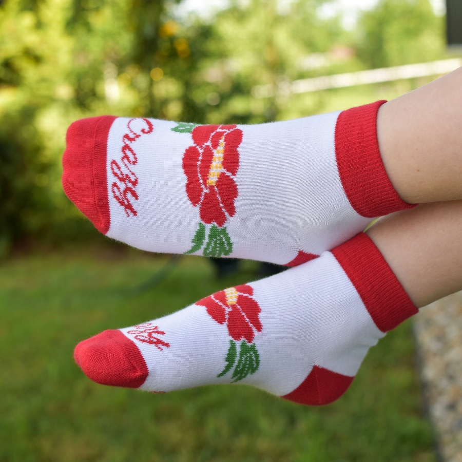 DĚTSKÉ červené krátké folkové ponožky